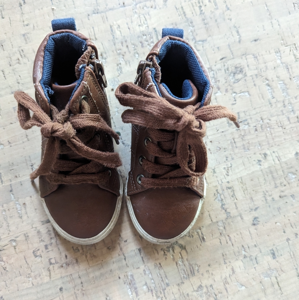 Cat and Jack lace up boots